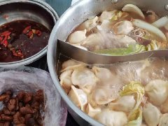 武漢除甲醛公司吃火鍋,身暖心更暖