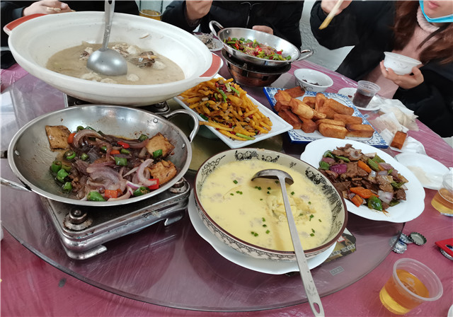 聚餐,武漢除甲醛公司歡聚慶新年,2021年前程似錦,武漢除甲醛公司,武漢除甲醛除異味